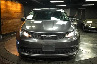 2023 CHRYSLER VOYAGER photo 4