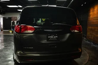 2023 CHRYSLER VOYAGER photo 6