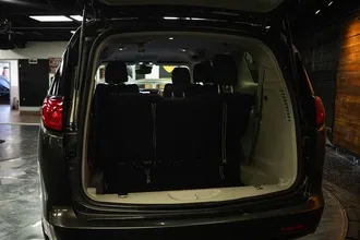 2023 CHRYSLER VOYAGER photo 7