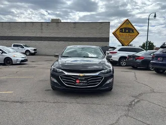 2019 Chevrolet Malibu photo 2