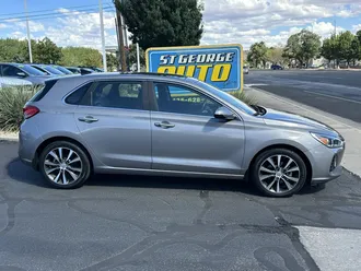 2020 Hyundai Elantra GT photo 3