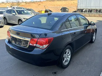2015 Chevrolet Cruze photo 3