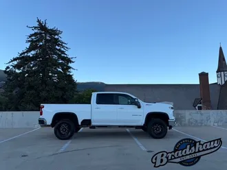2024 Chevrolet Silverado 2500HD photo 3