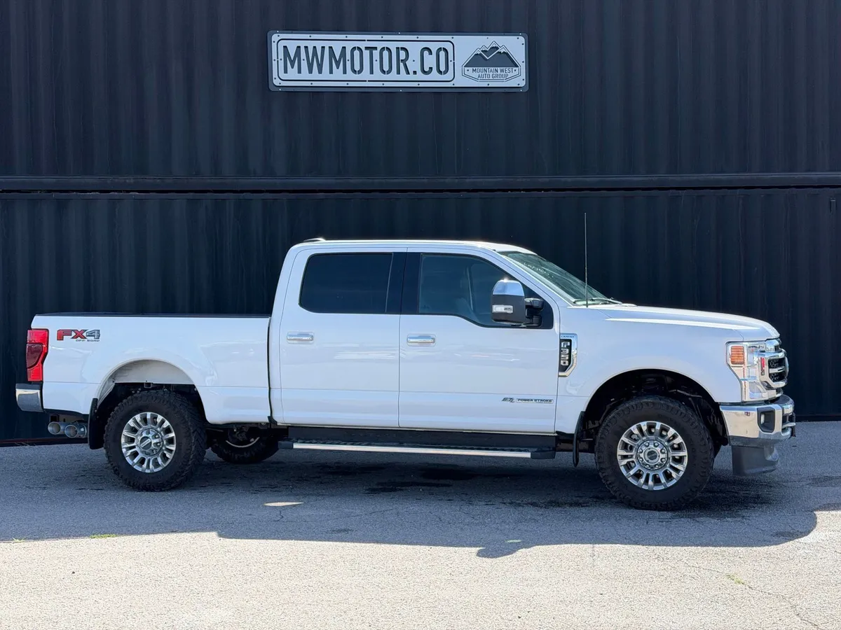 2022 Ford F-350SD Lariat