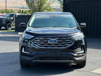2022 Ford Edge photo 2