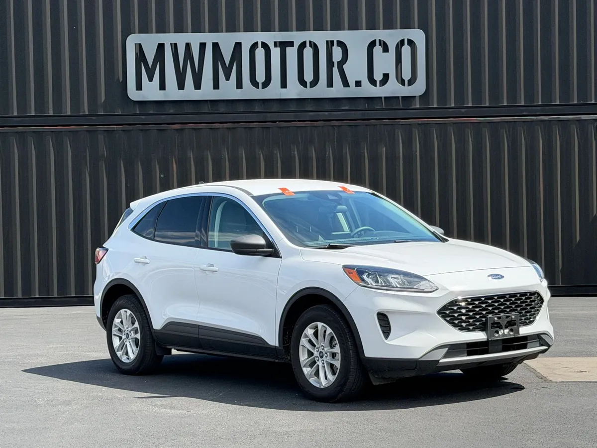 2022 Ford Escape Hybrid SE