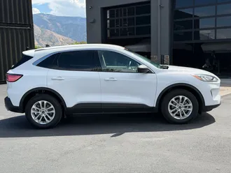 2022 Ford Escape Hybrid photo 3
