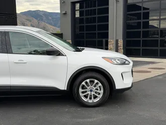 2022 Ford Escape Hybrid photo 3