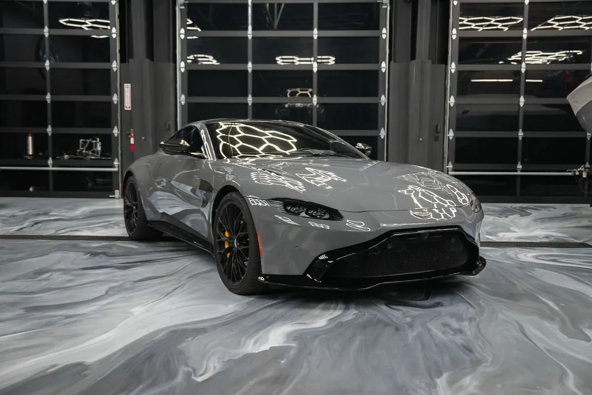 2023 Aston Martin Vantage Base