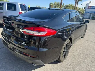 2019 Ford Fusion photo 2