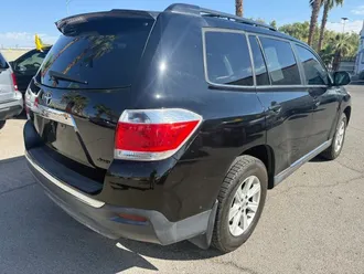 2013 Toyota Highlander photo 2