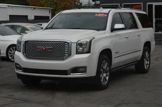2017 GMC Yukon XL photo 3