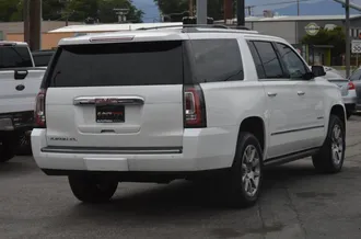 2017 GMC Yukon XL photo 4