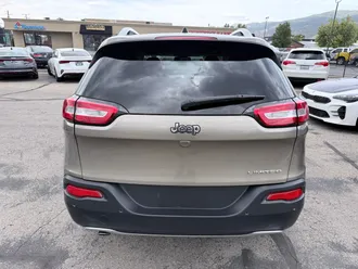 2016 Jeep Cherokee photo 4