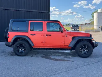 2023 Jeep Wrangler photo 3