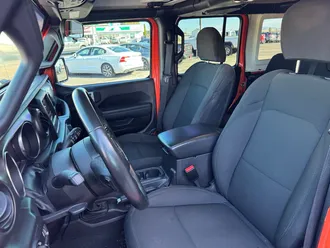 2023 Jeep Wrangler photo 7