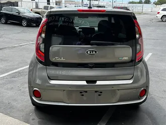 2016 Kia Soul EV + photo 6