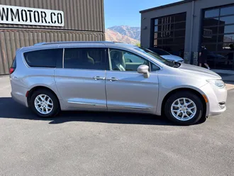 2020 Chrysler Pacifica photo 5