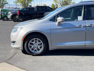 2020 Chrysler Pacifica photo 7