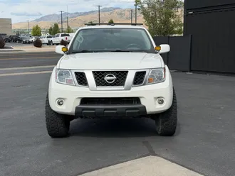 2019 Nissan Frontier photo 2