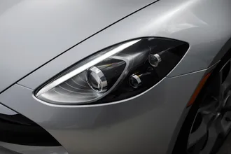 2025 Karma Revero photo 7