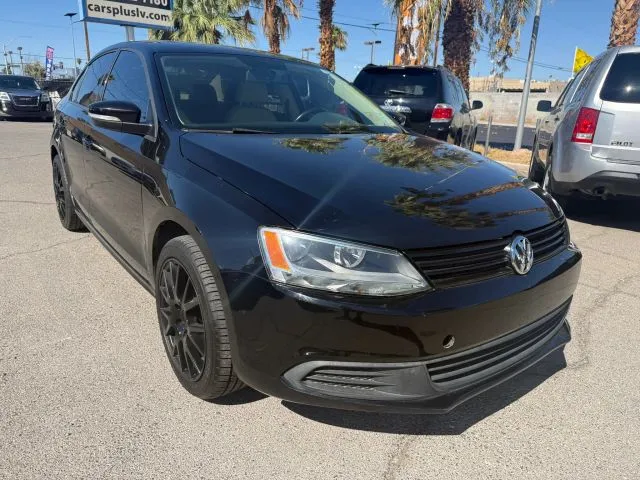 2011 Volkswagen Jetta SE Sedan 4D