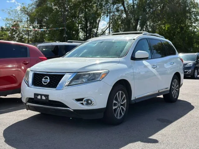 2016 Nissan Pathfinder SL Sport Utility 4D