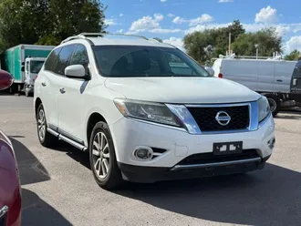 2016 Nissan Pathfinder photo 3