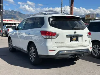 2016 Nissan Pathfinder photo 4