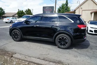 2018 Kia Sorento photo 3