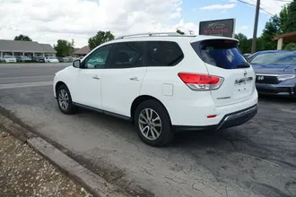2016 Nissan Pathfinder photo 6