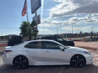2018 Toyota Camry photo 2