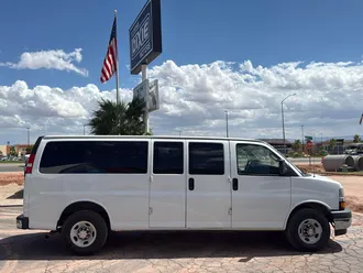 2018 Chevrolet Express photo 2