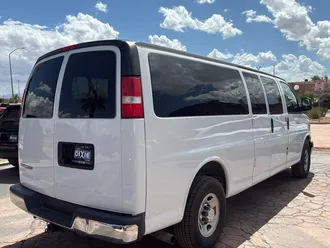 2018 Chevrolet Express photo 3