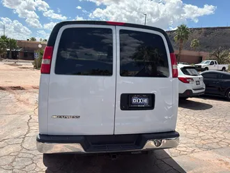 2018 Chevrolet Express photo 4