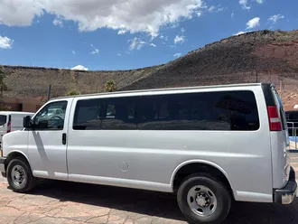 2018 Chevrolet Express photo 6