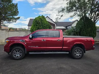 2016 Nissan Titan XD photo 3