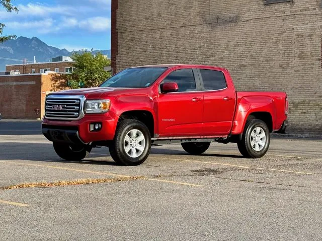 2015 GMC Canyon Crew Cab SLE Pickup 4D 5 ft