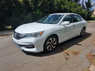2017 Honda Accord Sedan photo 2