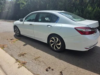 2017 Honda Accord Sedan photo 3
