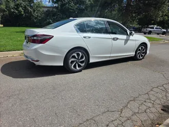 2017 Honda Accord Sedan photo 4