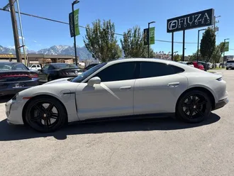 2021 Porsche Taycan photo 3