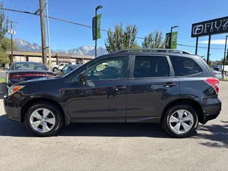 2016 Subaru Forester photo 3