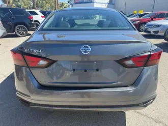 2021 Nissan Altima photo 3