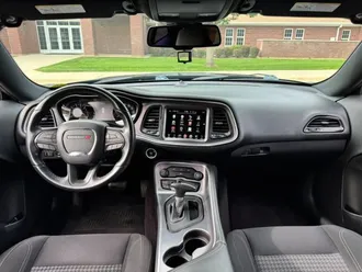 2016 Dodge Challenger photo 6