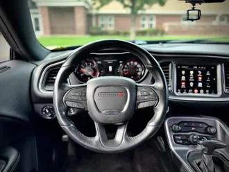 2016 Dodge Challenger photo 7