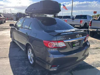 2011 Toyota Corolla photo 3