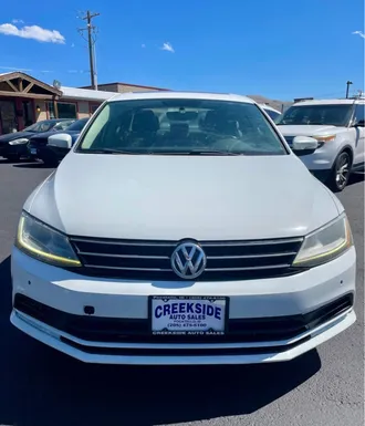 2017 Volkswagen Jetta photo 4