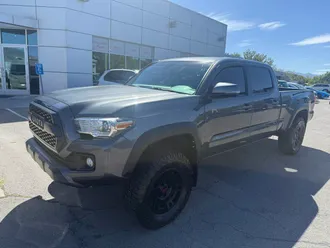 2019 Toyota Tacoma 4WD photo 2