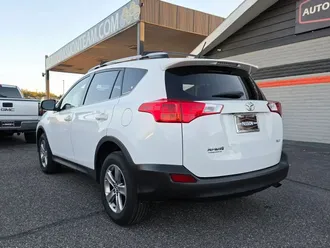 2015 Toyota RAV4 photo 3
